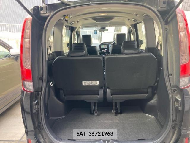 Toyota ESQUIRE 2016-04 8035407-4