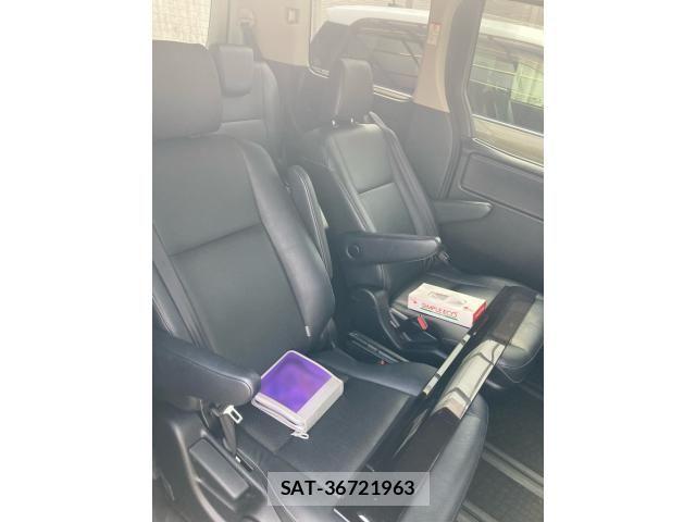 Toyota ESQUIRE 2016-04 8035407-8