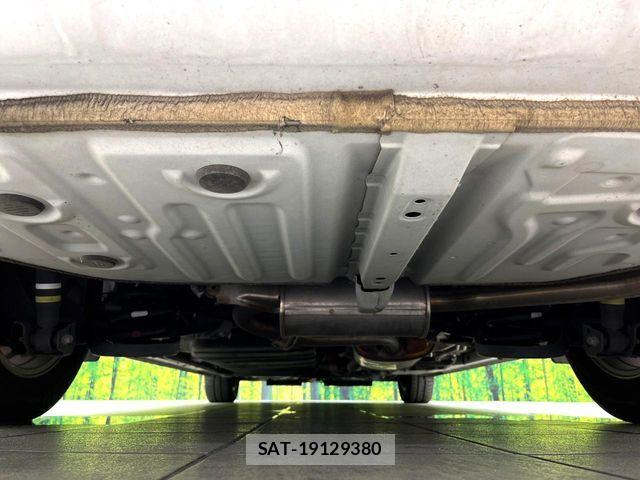 Toyota ESQUIRE 2019-08 8035404-17