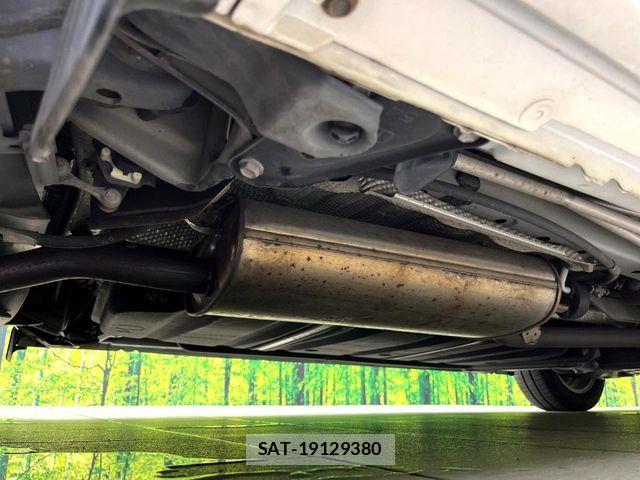 Toyota ESQUIRE 2019-08 8035404-19