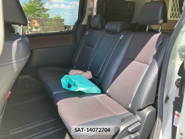 Toyota ESQUIRE 2015-04 8035406-15