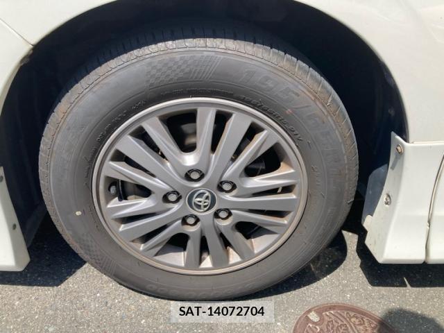 Toyota ESQUIRE 2015-04 8035406-3