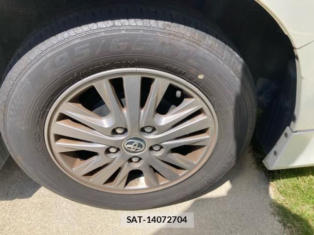 Toyota ESQUIRE 2015-04 8035406-4