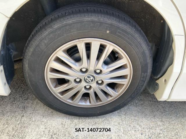 Toyota ESQUIRE 2015-04 8035406-5