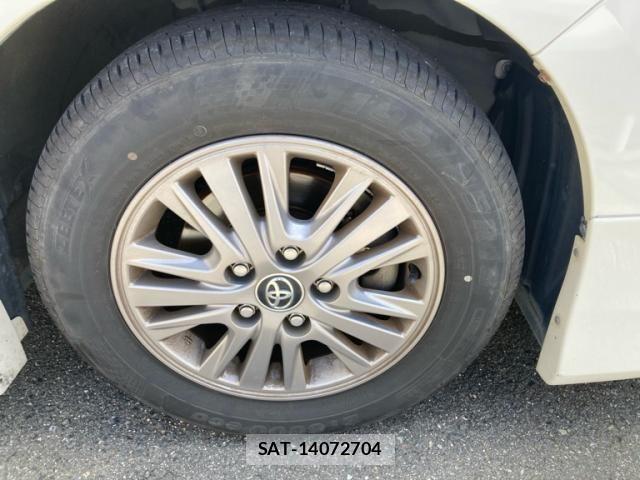 Toyota ESQUIRE 2015-04 8035406-6
