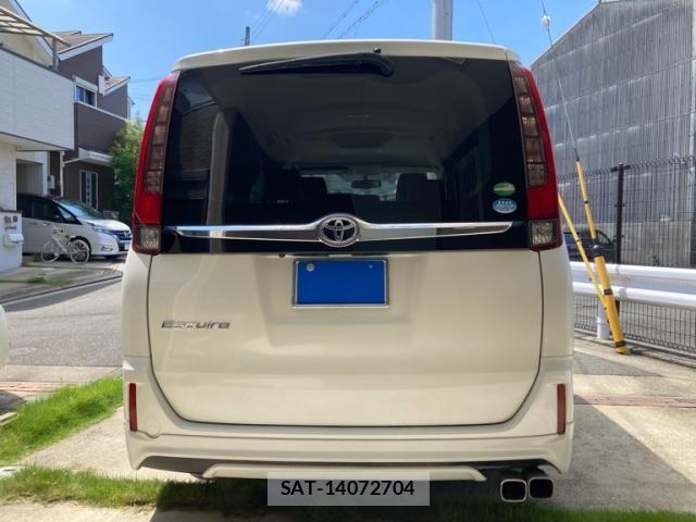 Toyota ESQUIRE 2015-04 8035406-7