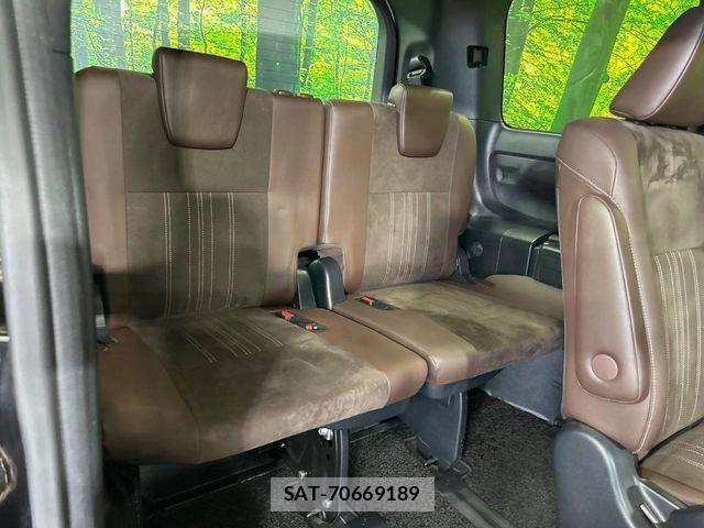Toyota ESQUIRE 2017-07 8073674-9
