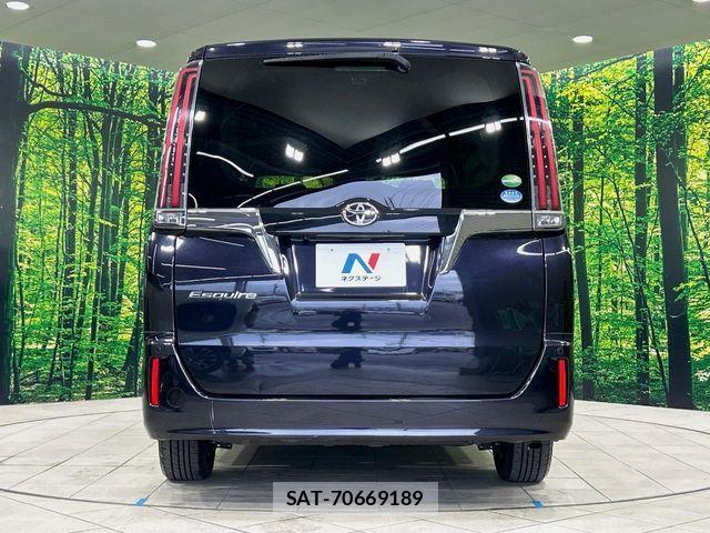 Toyota ESQUIRE 2017-07 8073674-15