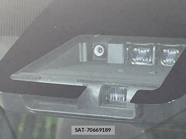Toyota ESQUIRE 2017-07 8073674-4