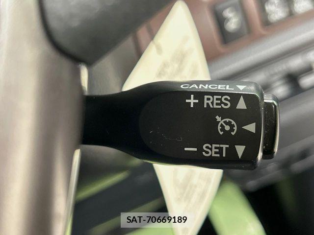 Toyota ESQUIRE 2017-07 8073674-6