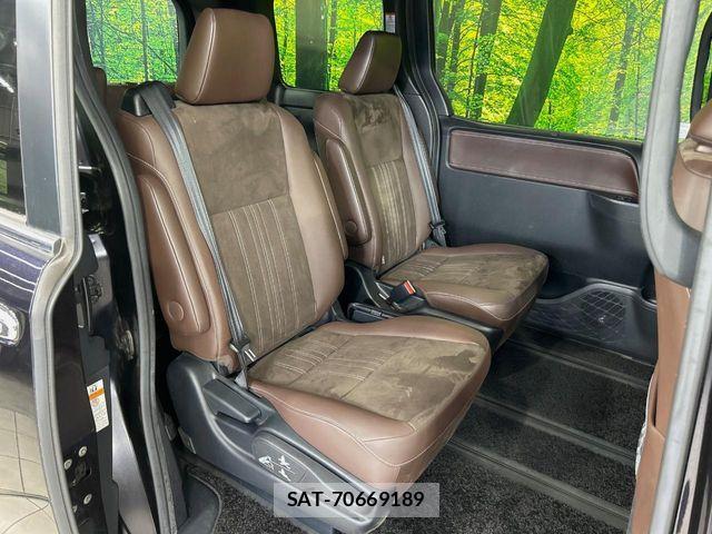 Toyota ESQUIRE 2017-07 8073674-8