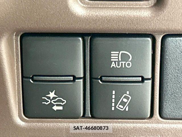 Toyota ESQUIRE 2017-12 8073672-6