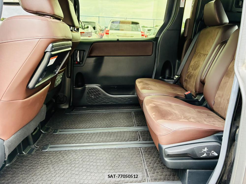 Toyota ESQUIRE 2018-08 8056357-9