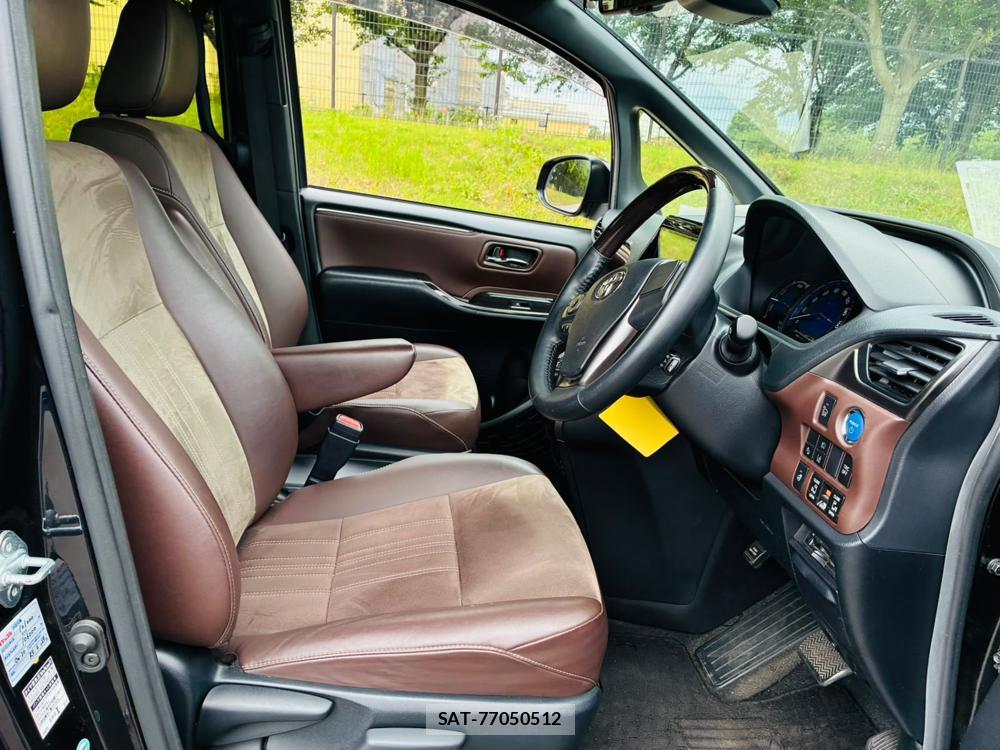Toyota ESQUIRE 2018-08 8056357-11