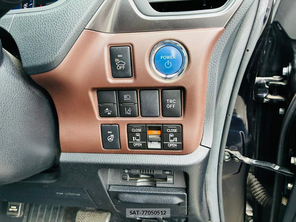 Toyota ESQUIRE 2018-08 8056357-12