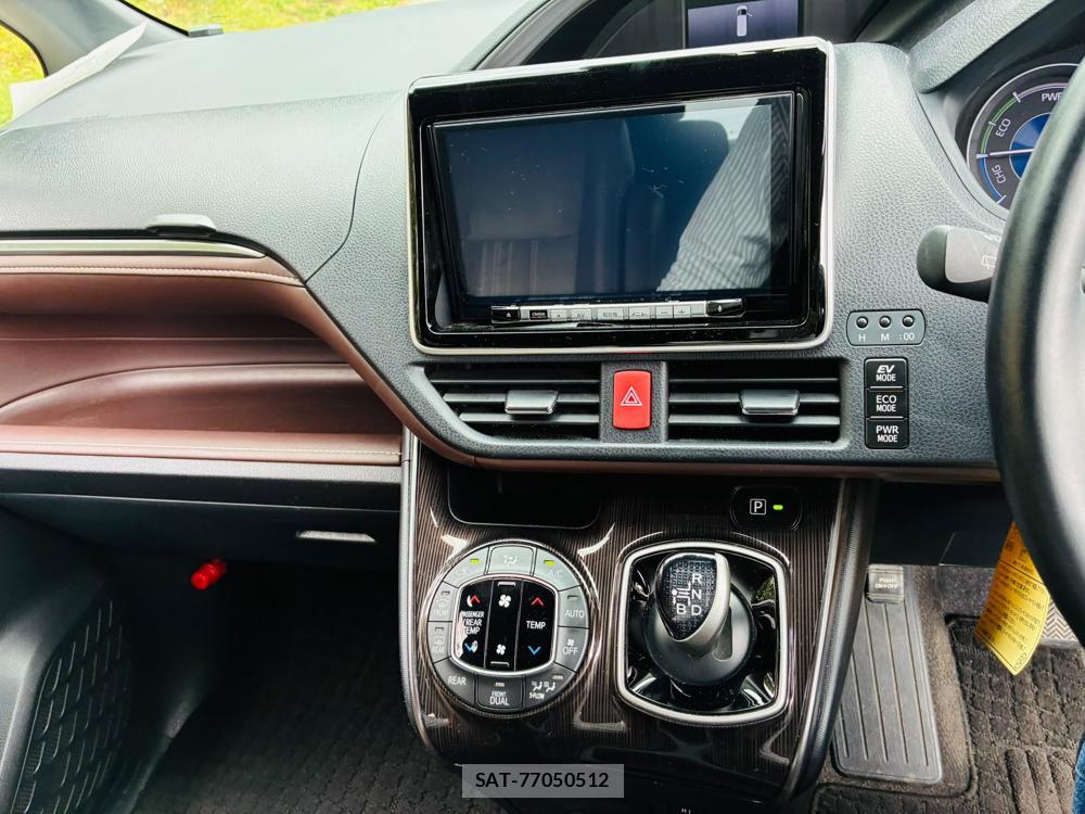 Toyota ESQUIRE 2018-08 8056357-15