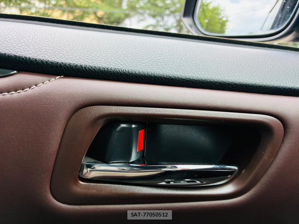 Toyota ESQUIRE 2018-08 8056357-18