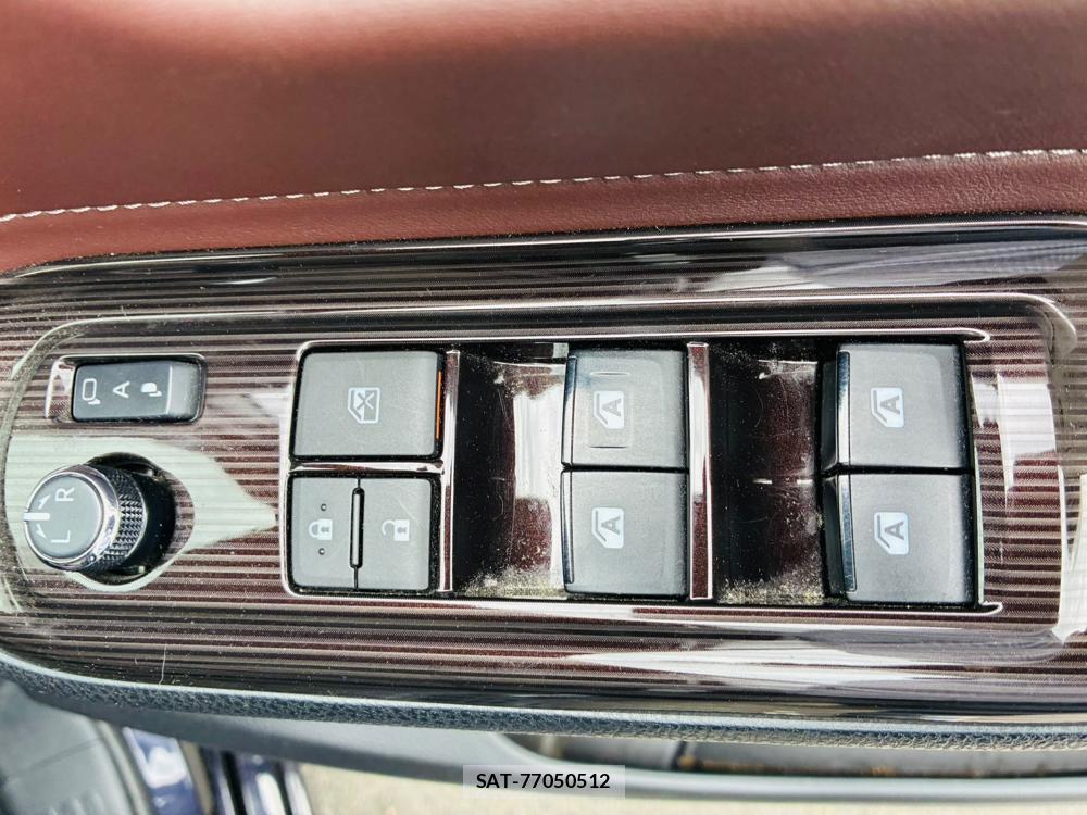 Toyota ESQUIRE 2018-08 8056357-19