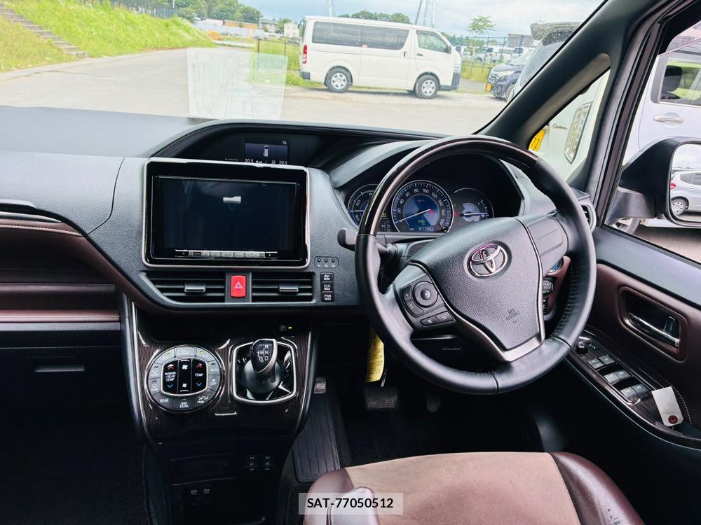 Toyota ESQUIRE 2018-08 8056357-22