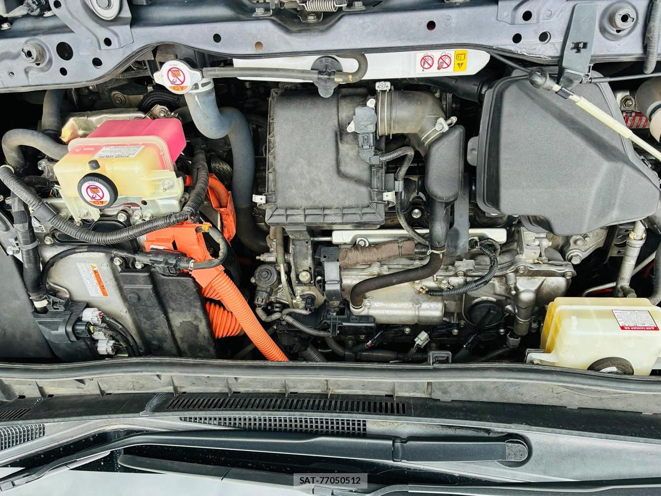 Toyota ESQUIRE 2018-08 8056357-36