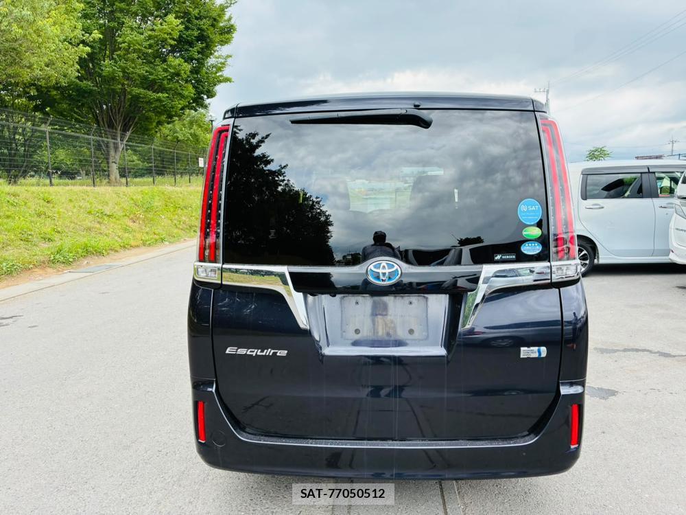 Toyota ESQUIRE 2018-08 8056357-3