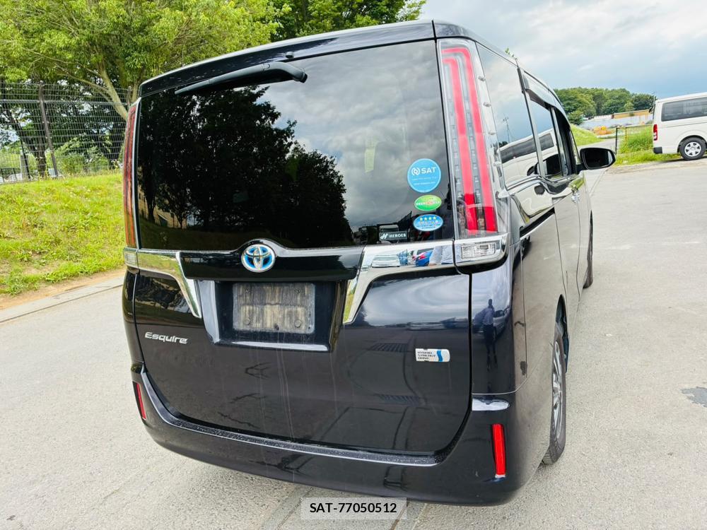 Toyota ESQUIRE 2018-08 8056357-4