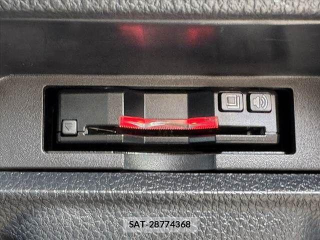 Toyota ESQUIRE 2017-02 8099032-28