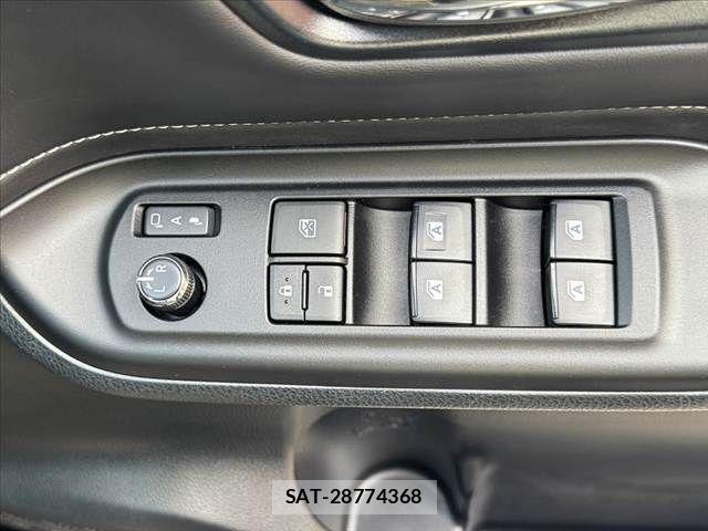 Toyota ESQUIRE 2017-02 8099032-29