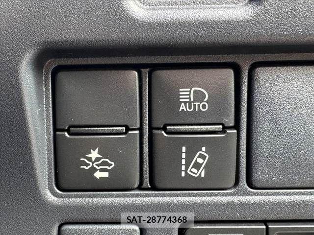 Toyota ESQUIRE 2017-02 8099032-5