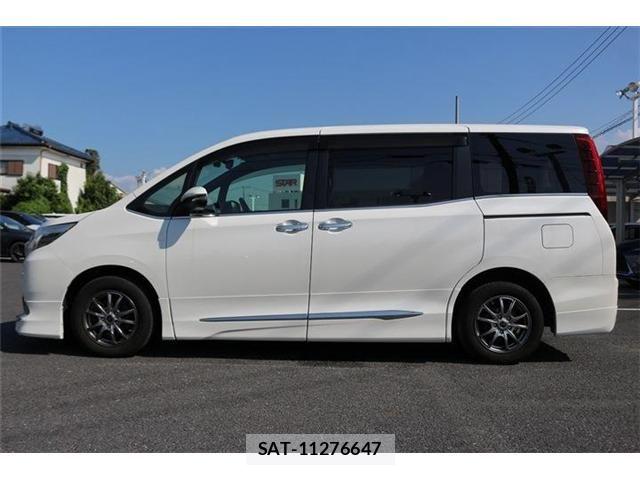 Toyota ESQUIRE 2015-08 8129950-9