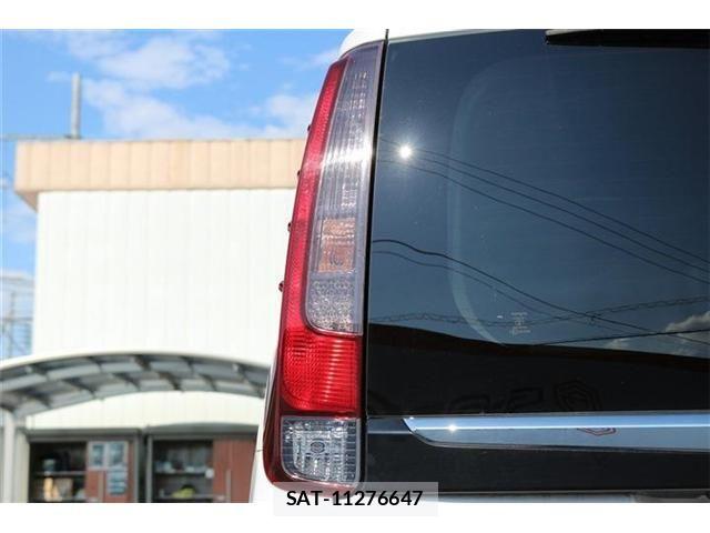 Toyota ESQUIRE 2015-08 8129950-26