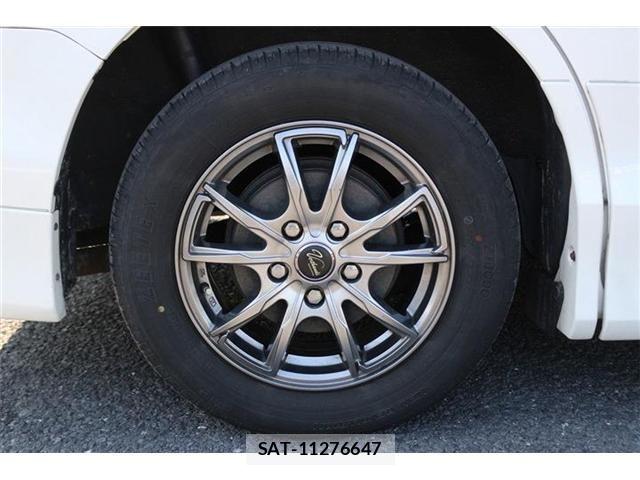 Toyota ESQUIRE 2015-08 8129950-27