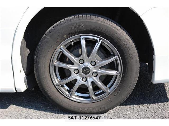 Toyota ESQUIRE 2015-08 8129950-28