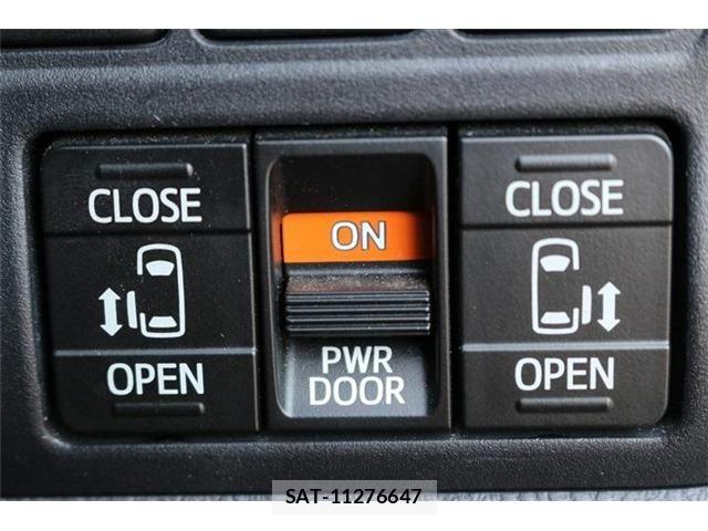 Toyota ESQUIRE 2015-08 8129950-5