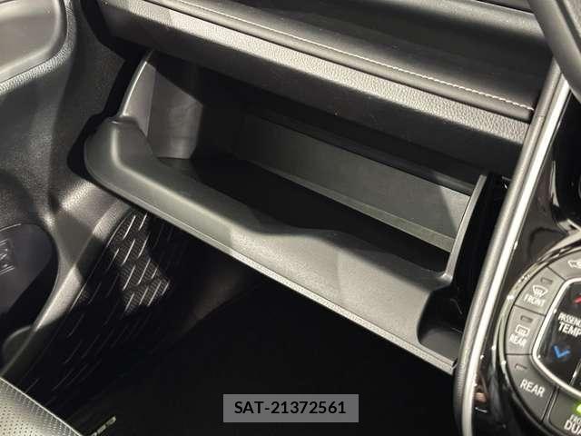 Toyota ESQUIRE 2016-12 8129943-24
