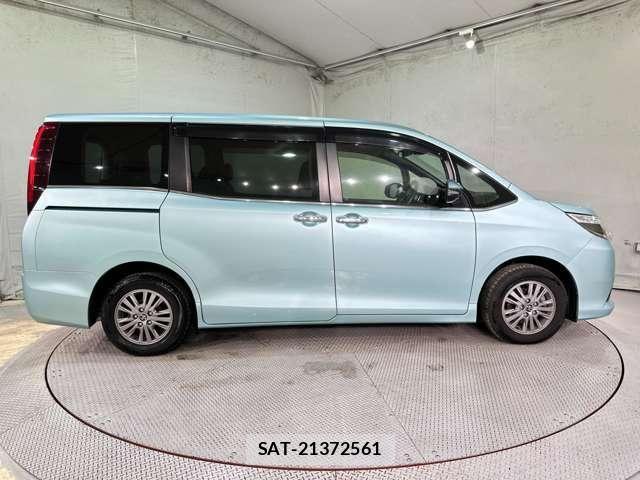 Toyota ESQUIRE 2016-12 8129943-3