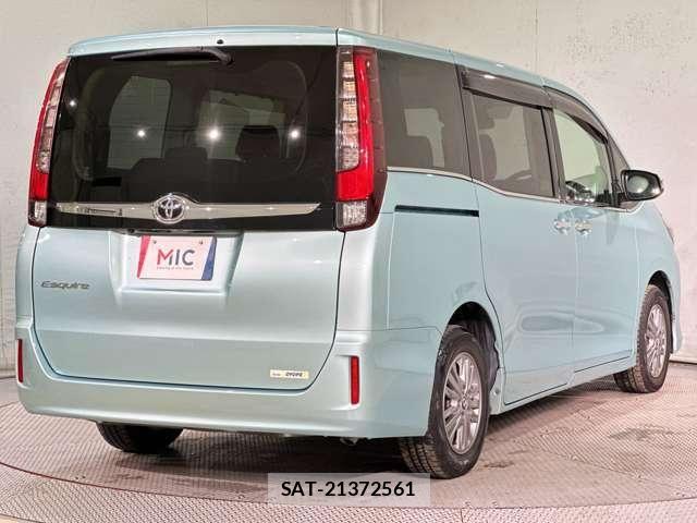 Toyota ESQUIRE 2016-12 8129943-4