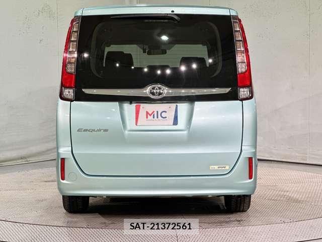 Toyota ESQUIRE 2016-12 8129943-5