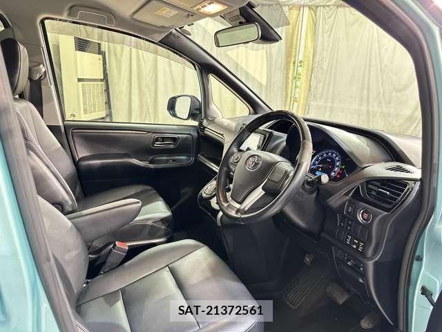 Toyota ESQUIRE 2016-12 8129943-8