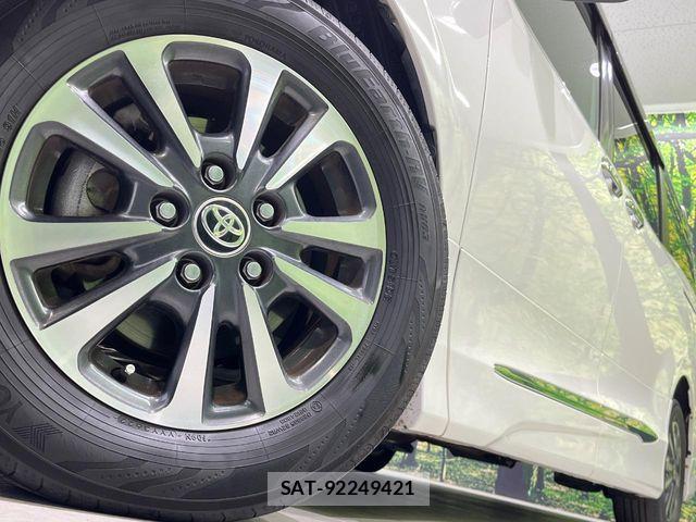 Toyota ESQUIRE 2019-05 8129940-13