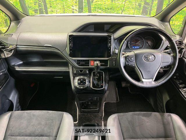 Toyota ESQUIRE 2019-05 8129940-1
