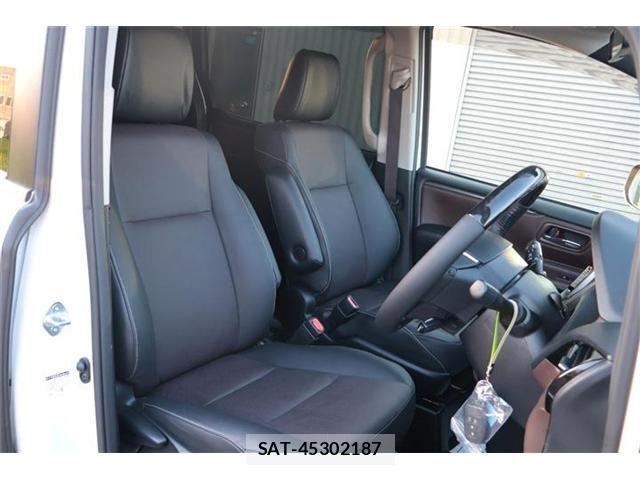 Toyota ESQUIRE 2016-04 8129942-12