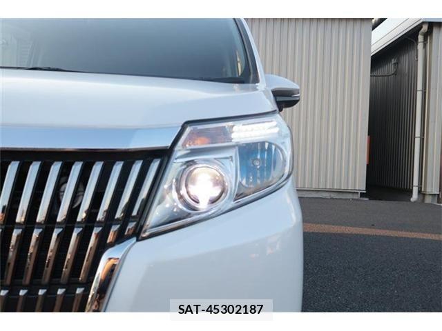 Toyota ESQUIRE 2016-04 8129942-16