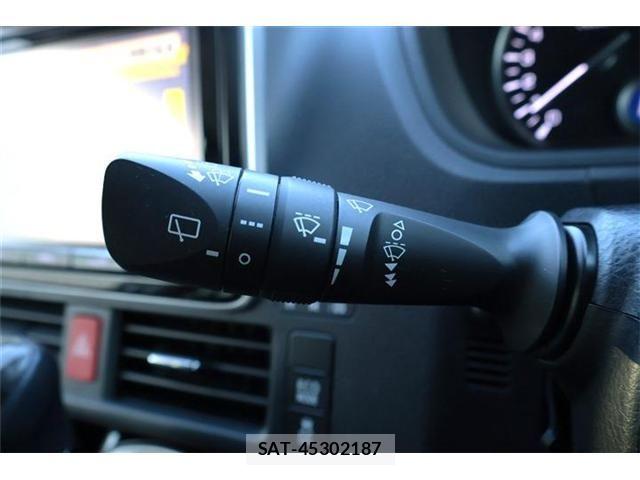 Toyota ESQUIRE 2016-04 8129942-27