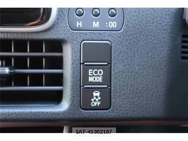 Toyota ESQUIRE 2016-04 8129942-8