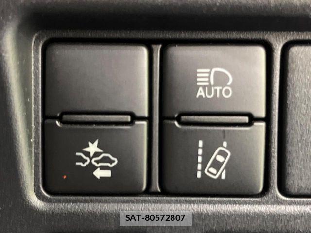 Toyota ESQUIRE 2017-12 8158382-5
