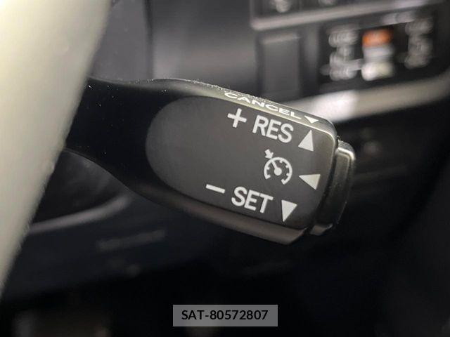 Toyota ESQUIRE 2017-12 8158382-6