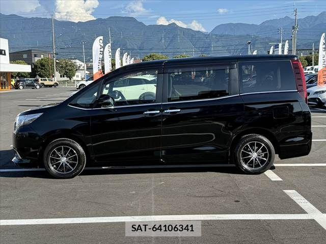 Toyota ESQUIRE 2015-02 8207422-11