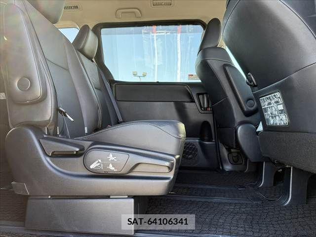 Toyota ESQUIRE 2015-02 8207422-17