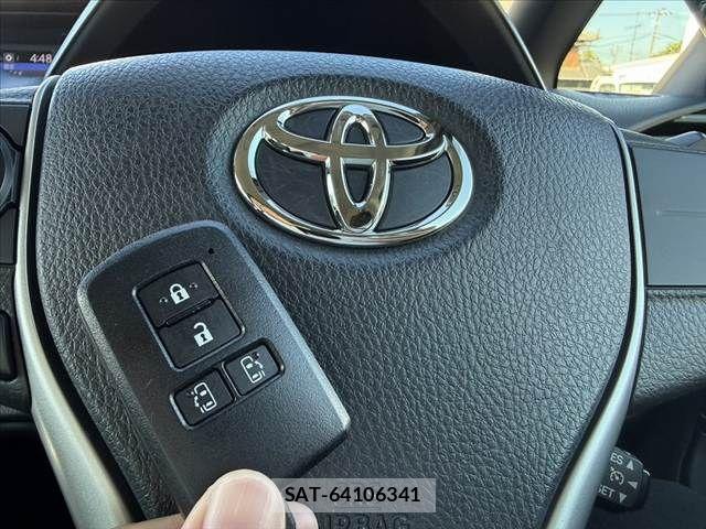 Toyota ESQUIRE 2015-02 8207422-23
